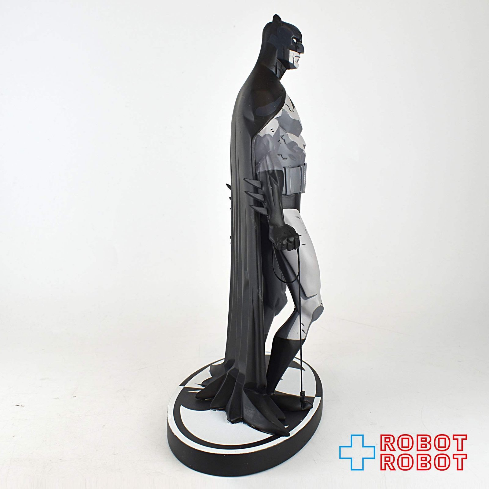 DCコミックス ブラック＆ホワイト バットマン スタチュー By マイク