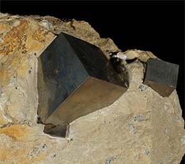 徳島県立博物館 / ミネラルズ : 鉱物のものさまざまな性質 : 黄鉄鉱